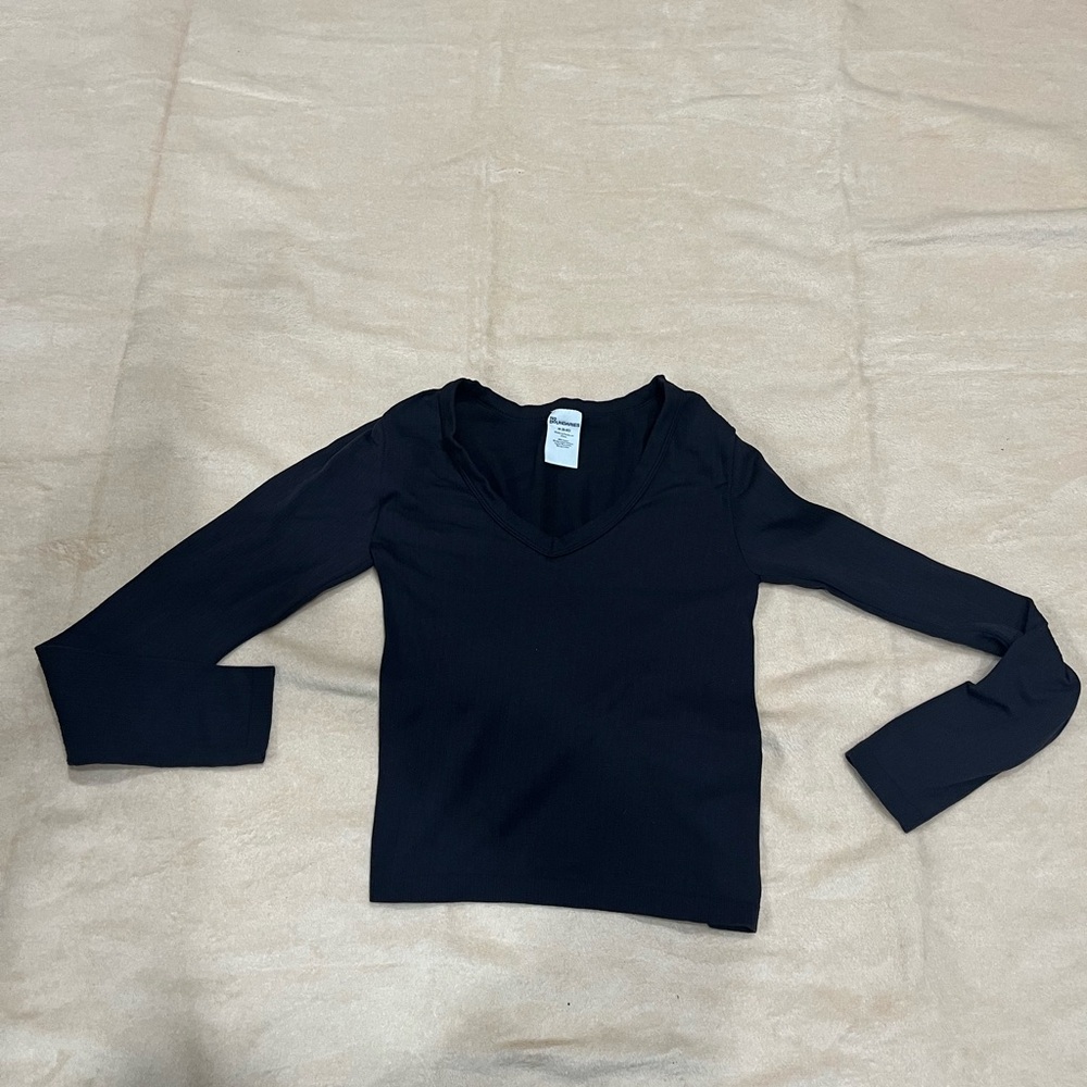 No Boundaries Classic Black Long Sleeve ✨🖤